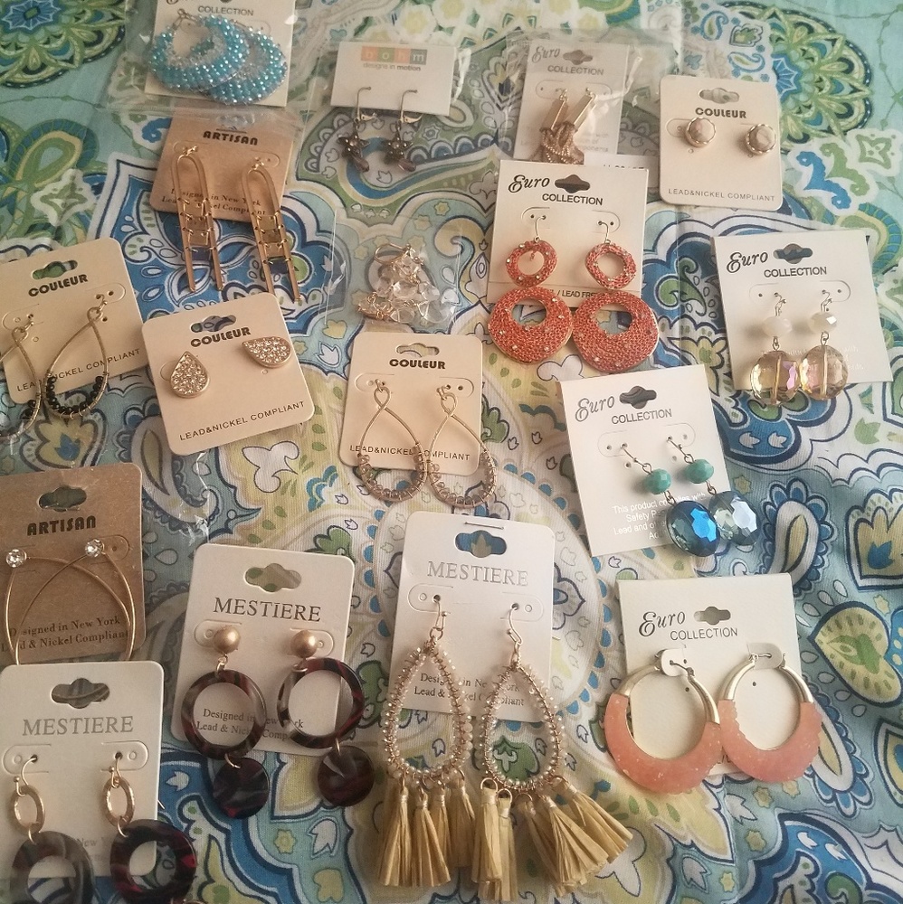 Earrings lot